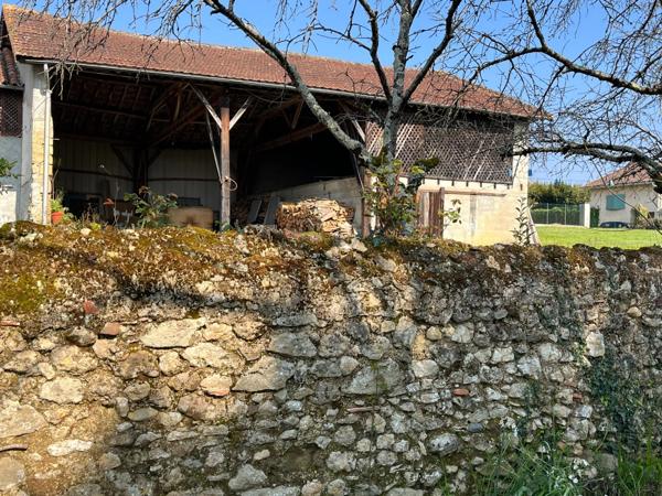 MARCIAC et PLAISANCE proches, VUE PYRENEES depuis cette BELLE MAISON DE FAMILLE 215m2, grandes dépendances , sur 1750m2 de jardin, dans village patrimonial.