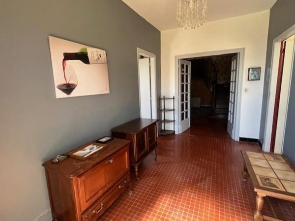 MARCIAC et PLAISANCE proches, VUE PYRENEES depuis cette BELLE MAISON DE FAMILLE 215m2, grandes dépendances , sur 1750m2 de jardin, dans village patrimonial.