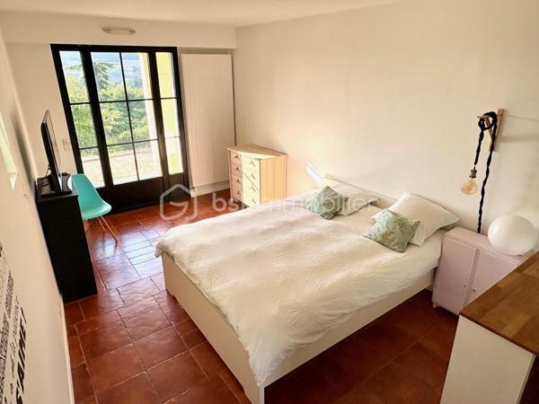 Demeure de 564,97 m²