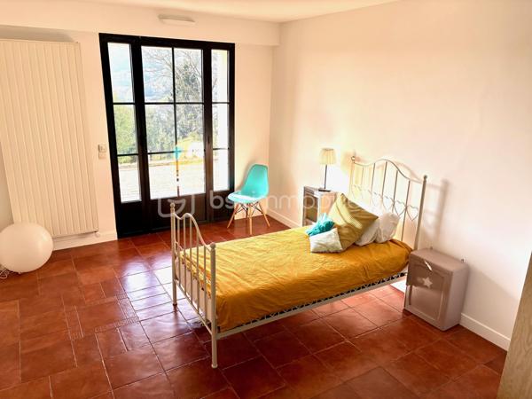 Demeure de 564,97 m²