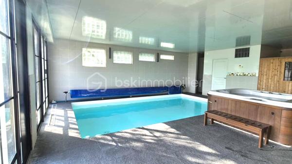 Demeure de 564,97 m²