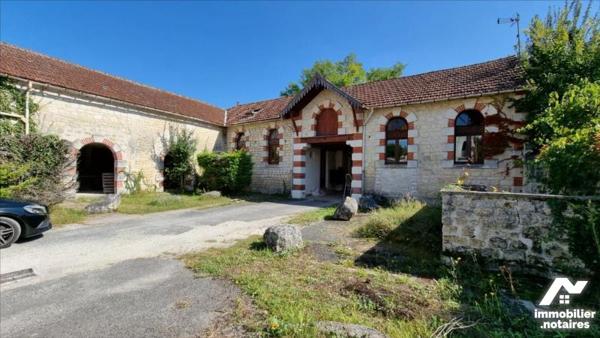 VENTE IMMEUBLE - JONZAC (17500)