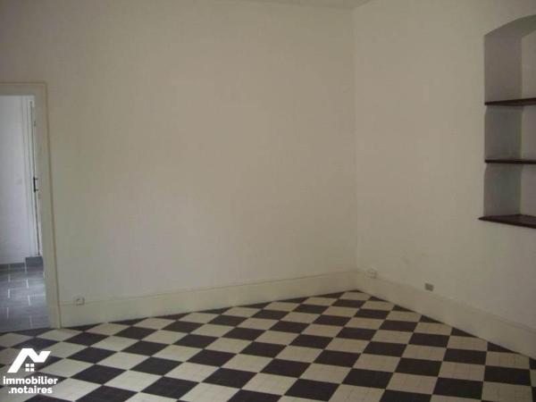 VENTE IMMEUBLE - JONZAC (17500)