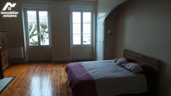 VENTE IMMEUBLE - JONZAC (17500)