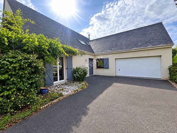 BRUZ CICE BLOSSAC - Maison 8 pièces environ 230 m2 - Terrain SUD sans vis à vis