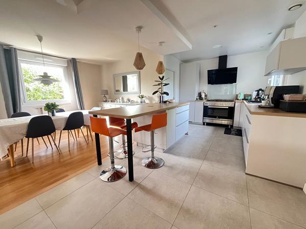 BRUZ CICE BLOSSAC - Maison 8 pièces environ 230 m2 - Terrain SUD sans vis à vis