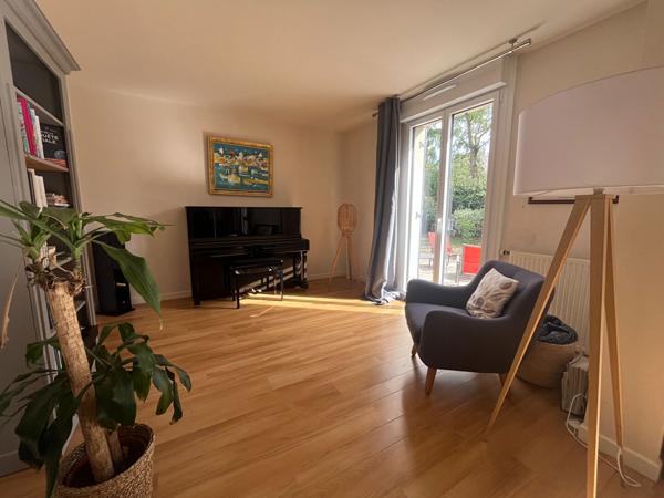 BRUZ CICE BLOSSAC - Maison 8 pièces environ 230 m2 - Terrain SUD sans vis à vis