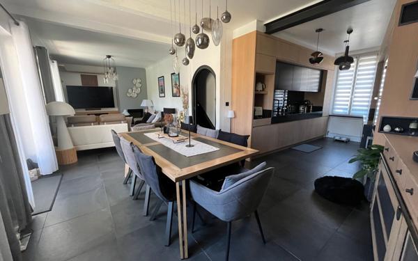 Maison à vendre    6 pièces •  Lormaye