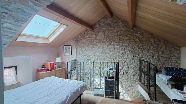 Maison d'habitation sur 2 niveaux comprenant 2 logements mitoyens avec garage et terrain La Cavalerie 7 pièce(s) 150.5 m2 La cavalerie