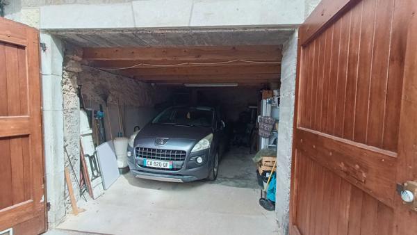 Maison d'habitation sur 2 niveaux comprenant 2 logements mitoyens avec garage et terrain La Cavalerie 7 pièce(s) 150.5 m2 La cavalerie