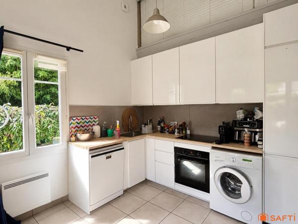 Maisonnette T4 avec petit jardin à URRUGNE, une terrasse vue montagnes et stationnements privatifs