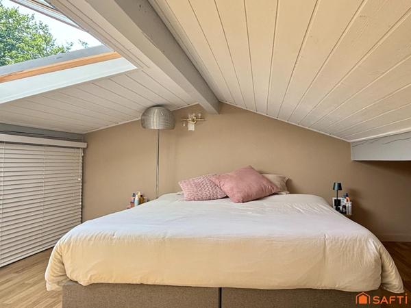 Maisonnette T4 avec petit jardin à URRUGNE, une terrasse vue montagnes et stationnements privatifs
