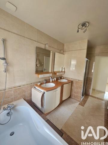 Maison à vendre 8 pièces 211 m² Longpont-sur-Orge