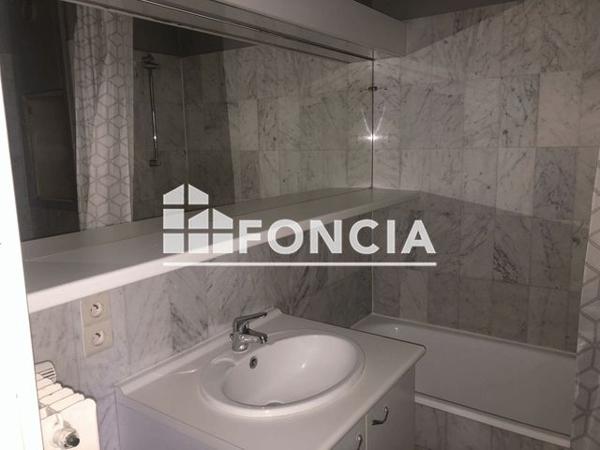 Location Studio 28.13 m² - 25 PLACE DES HALLES Strasbourg 67000