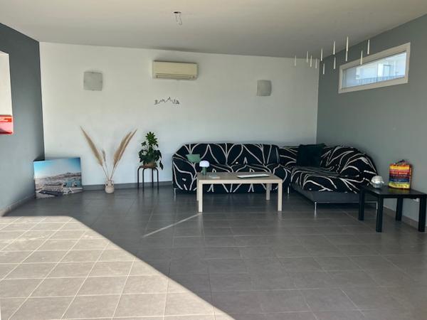 Marseille (13008) VENTE APPARTEMENT T6 DERNIER ETAGE DUPLEX 134,60 M2 CARREZ (150,70 M2 HABITABLE) BD DES JONCS 13008 MARSEILLE