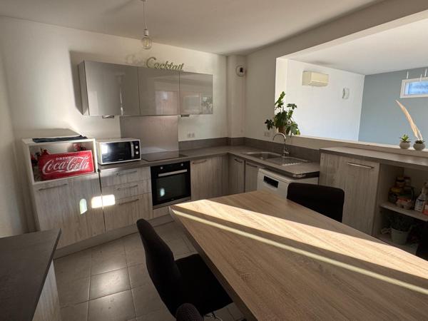 Marseille (13008) VENTE APPARTEMENT T6 DERNIER ETAGE DUPLEX 134,60 M2 CARREZ (150,70 M2 HABITABLE) BD DES JONCS 13008 MARSEILLE