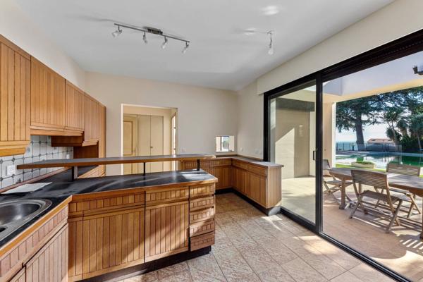 Villa Type Californienne à rénover, Nice Ouest