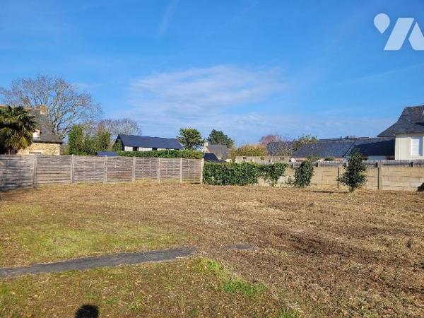 Situé sur la commune de Saint-Briac à moins d'un kilomètre de la plage du Bechet. Un terrain co...
