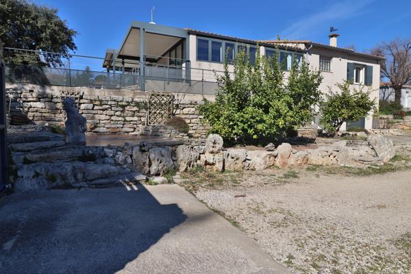 Maison en position dominante