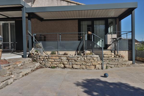 Maison en position dominante