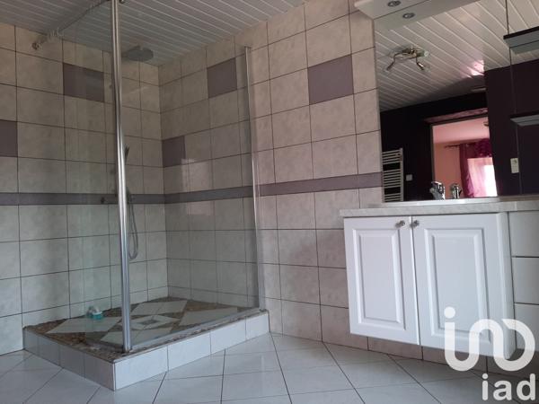 Maison 13 pièces de 230 m² à Lépanges-sur-Vologne (88600)