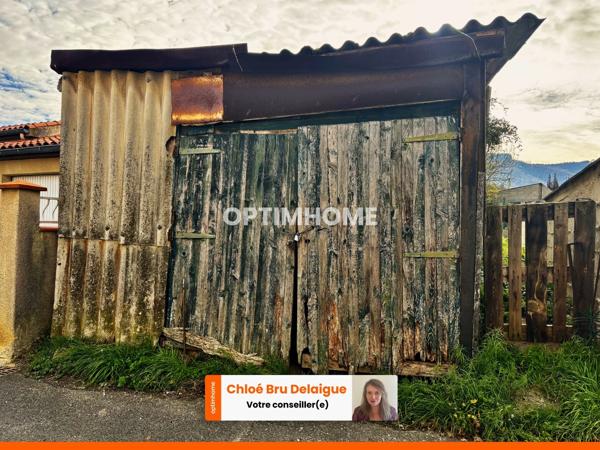 Toiture neuve, jardin, garage et potentiel d'aménagement : une maison de charme prête à accueillir vos projets ! (env. 76 m²)