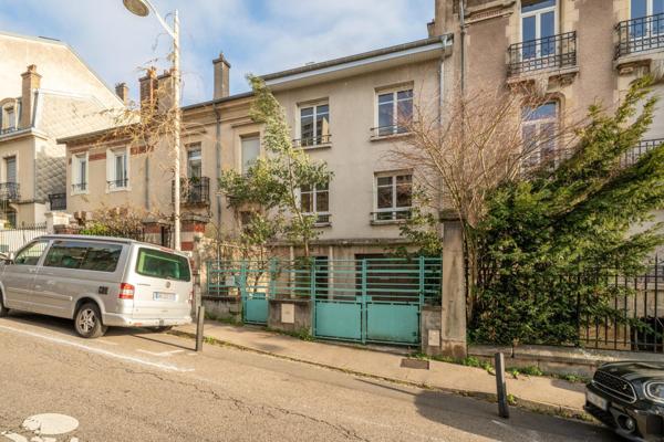Maison 5 chambres dans quartier recherché