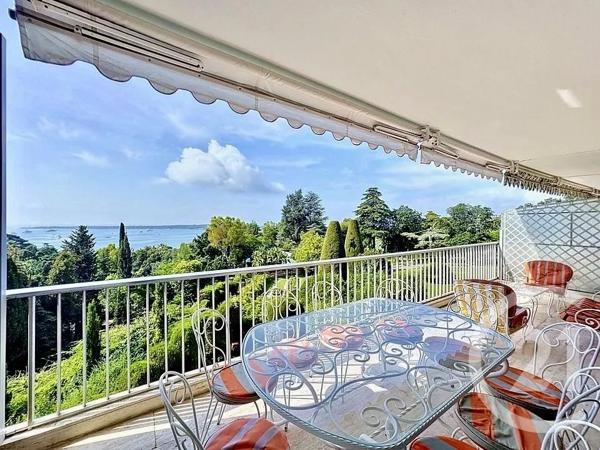 Appartement F3 à vendre  3 pièces - 103 m 2   CANNES  - 06