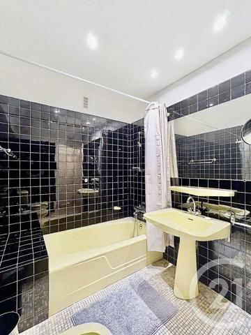 Appartement F3 à vendre  3 pièces - 103 m 2   CANNES  - 06