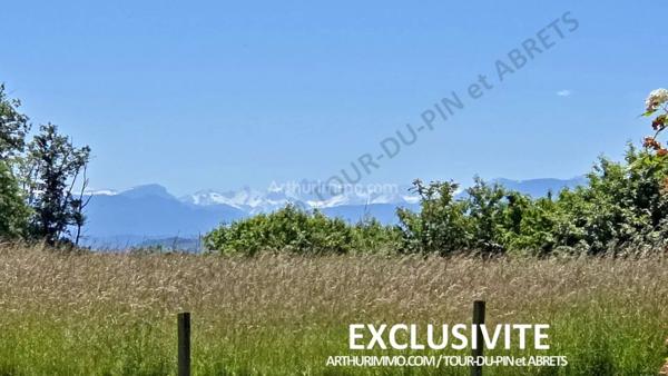Vente                                                      Ferme
                        
                     4 pièces                      101 m2                     à La Tour-du-Pin