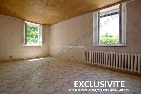 Vente                                                      Ferme
                        
                     4 pièces                      101 m2                     à La Tour-du-Pin