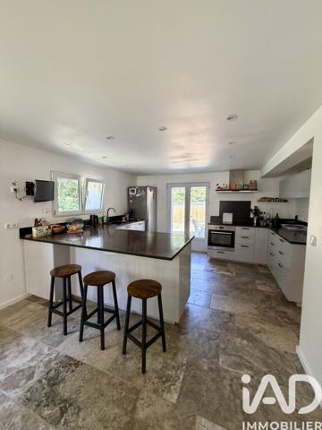 Maison à vendre 6 pièces 137 m² Le Luc