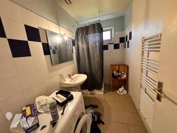 Spécial investisseur
A SAINT-JULIEN-DU-SAULT, une maison d'habitation de plain-pied vendue lou...