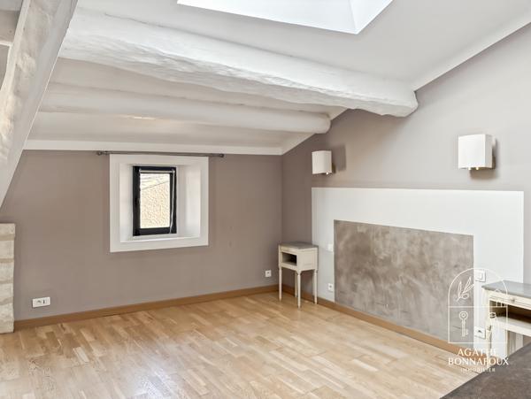 Saint-Rémy-de-Provence (13210) Maison de village en pierre de 91m2, 3 chambres