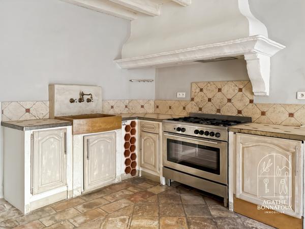 Saint-Rémy-de-Provence (13210) Maison de village en pierre de 91m2, 3 chambres