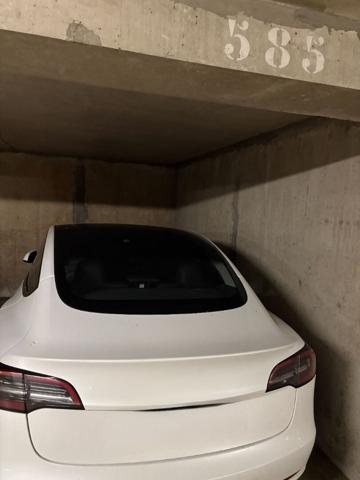 Parking / box Courbevoie 16 m2