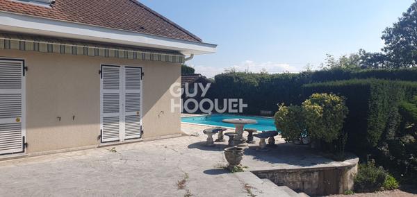 Maison spacieuse à vendre à Bourg-en-Bresse - 8 pièces, 5 chambres