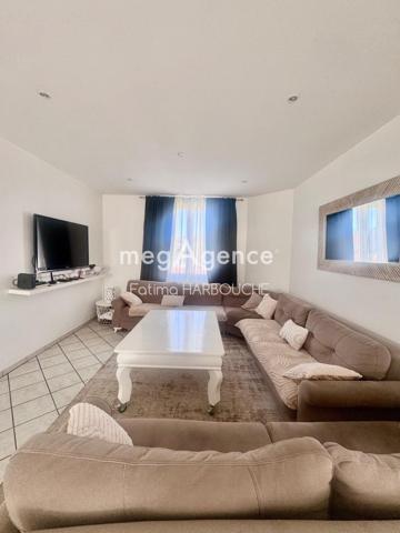 Maison à LA RICAMARIE, 42150 - 9 pièces 220m²