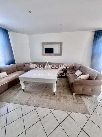 Maison à LA RICAMARIE, 42150 - 9 pièces 220m²