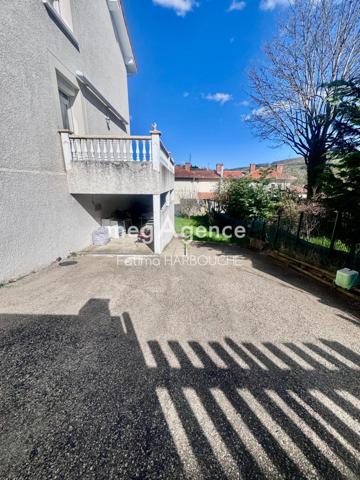 Maison à LA RICAMARIE, 42150 - 9 pièces 220m²