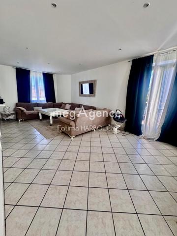 Maison à LA RICAMARIE, 42150 - 9 pièces 220m²
