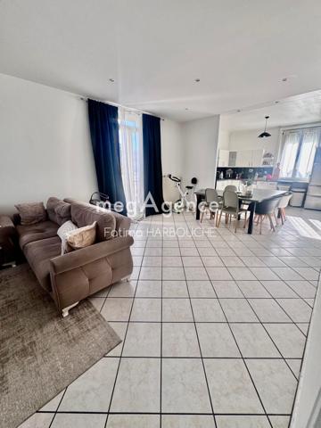 Maison à LA RICAMARIE, 42150 - 9 pièces 220m²