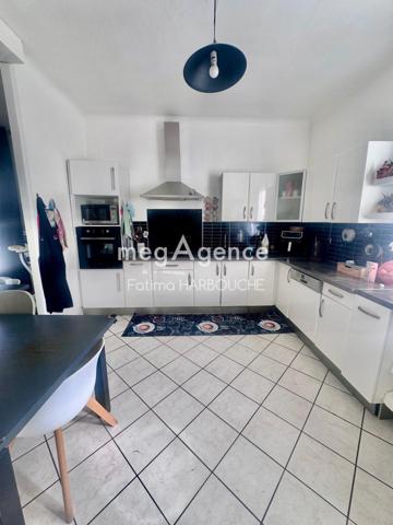 Maison à LA RICAMARIE, 42150 - 9 pièces 220m²