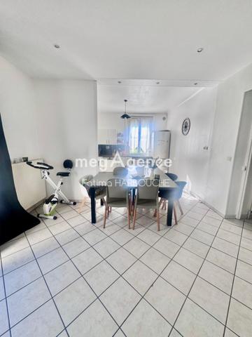 Maison à LA RICAMARIE, 42150 - 9 pièces 220m²
