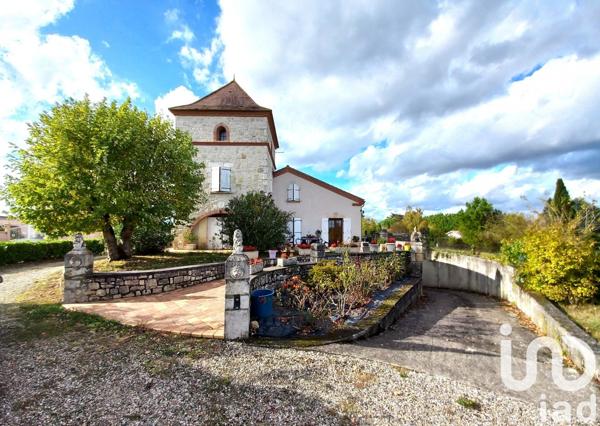 Maison 11 pièces de 300 m² à Estillac (47310)