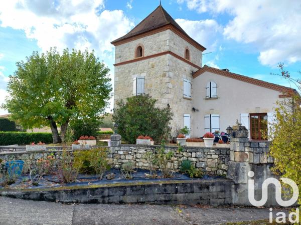 Maison 11 pièces de 300 m² à Estillac (47310)