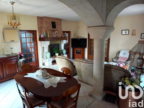 Maison 11 pièces de 300 m² à Estillac (47310)