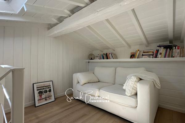 Maison
         8 pièces
        - 179 m² Exclusivité 550 000 € *
