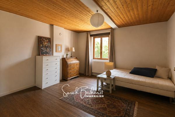 Maison
         8 pièces
        - 179 m² Exclusivité 550 000 € *