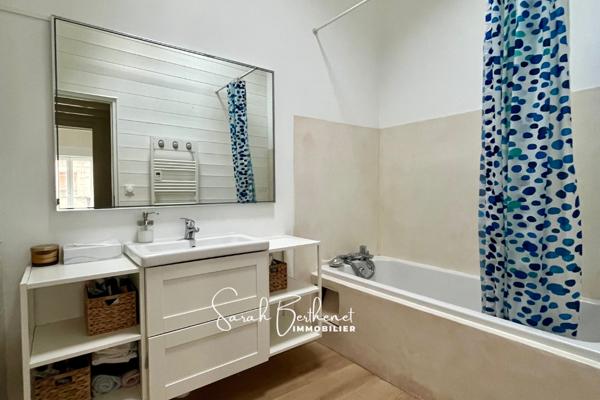 Maison
         8 pièces
        - 179 m² Exclusivité 550 000 € *